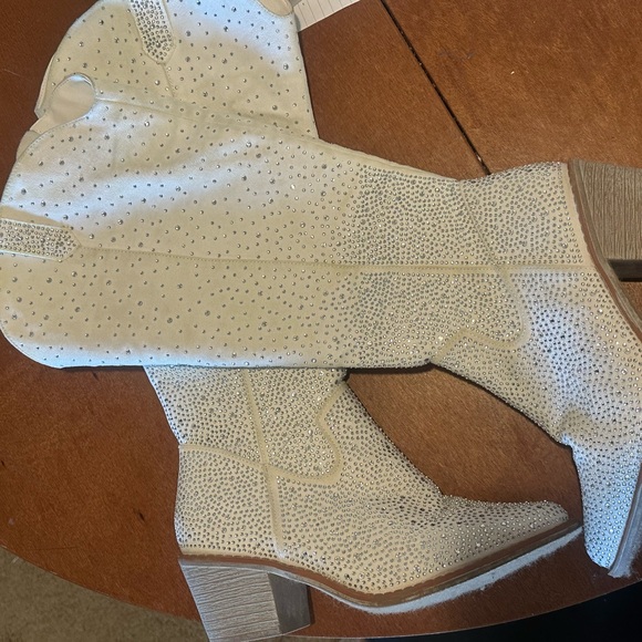 Pierre Dumas White Rhinestone Cowgirl Boots / Eras Tour - Lightly Worn / Size 8 - Picture 4 of 7
